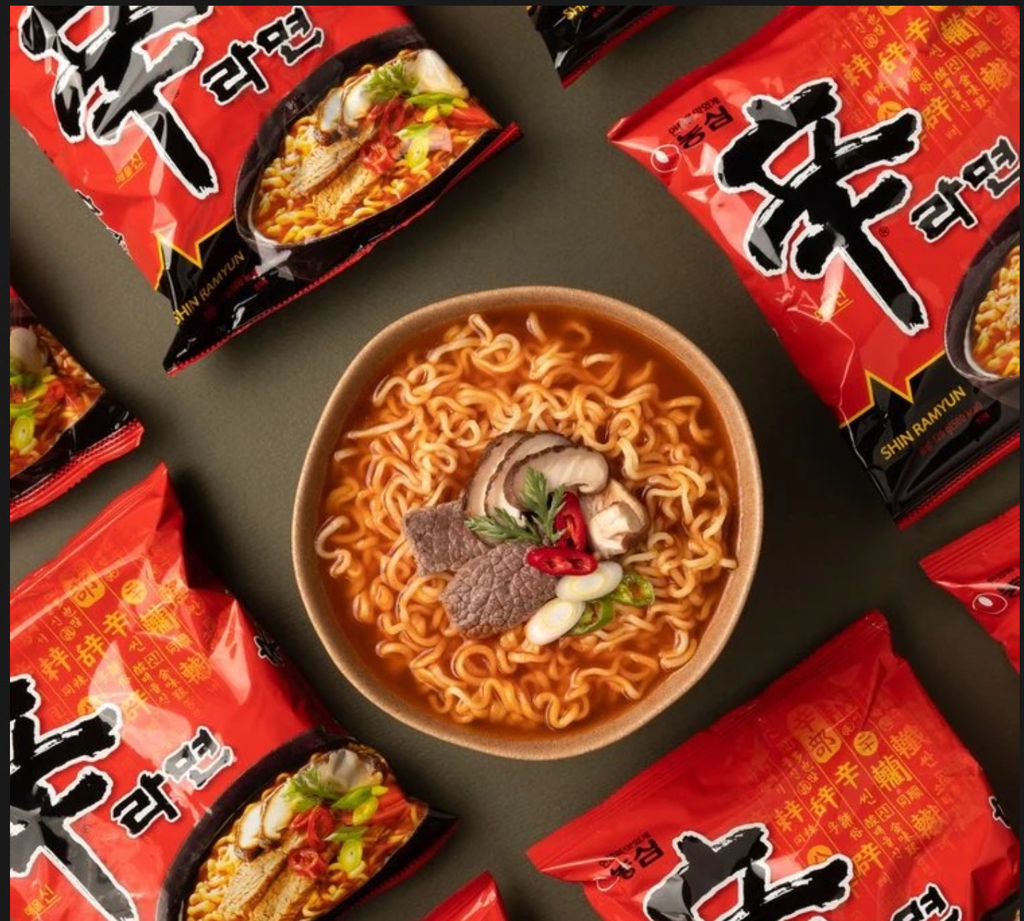 Example of a 2-in-1 asset — packaging and bowl in the same frame