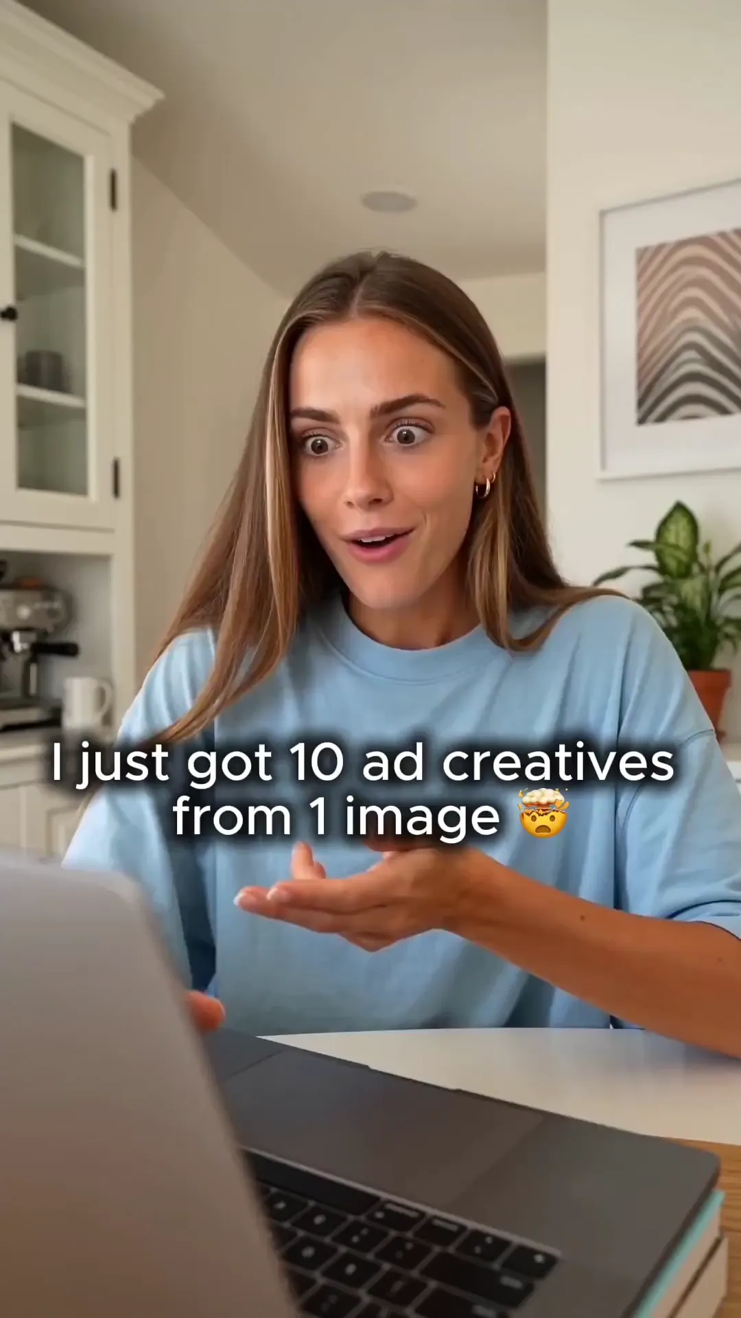 PLAYAD SNS-Style AI Ad